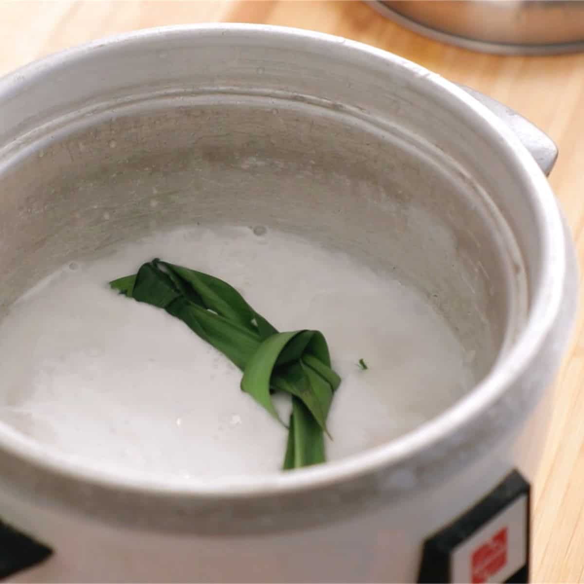 rice cooked with rice, coconut milk and pandan leaf