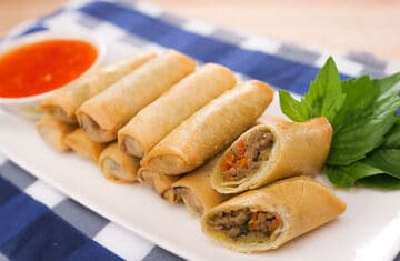 Green curry spring rolls