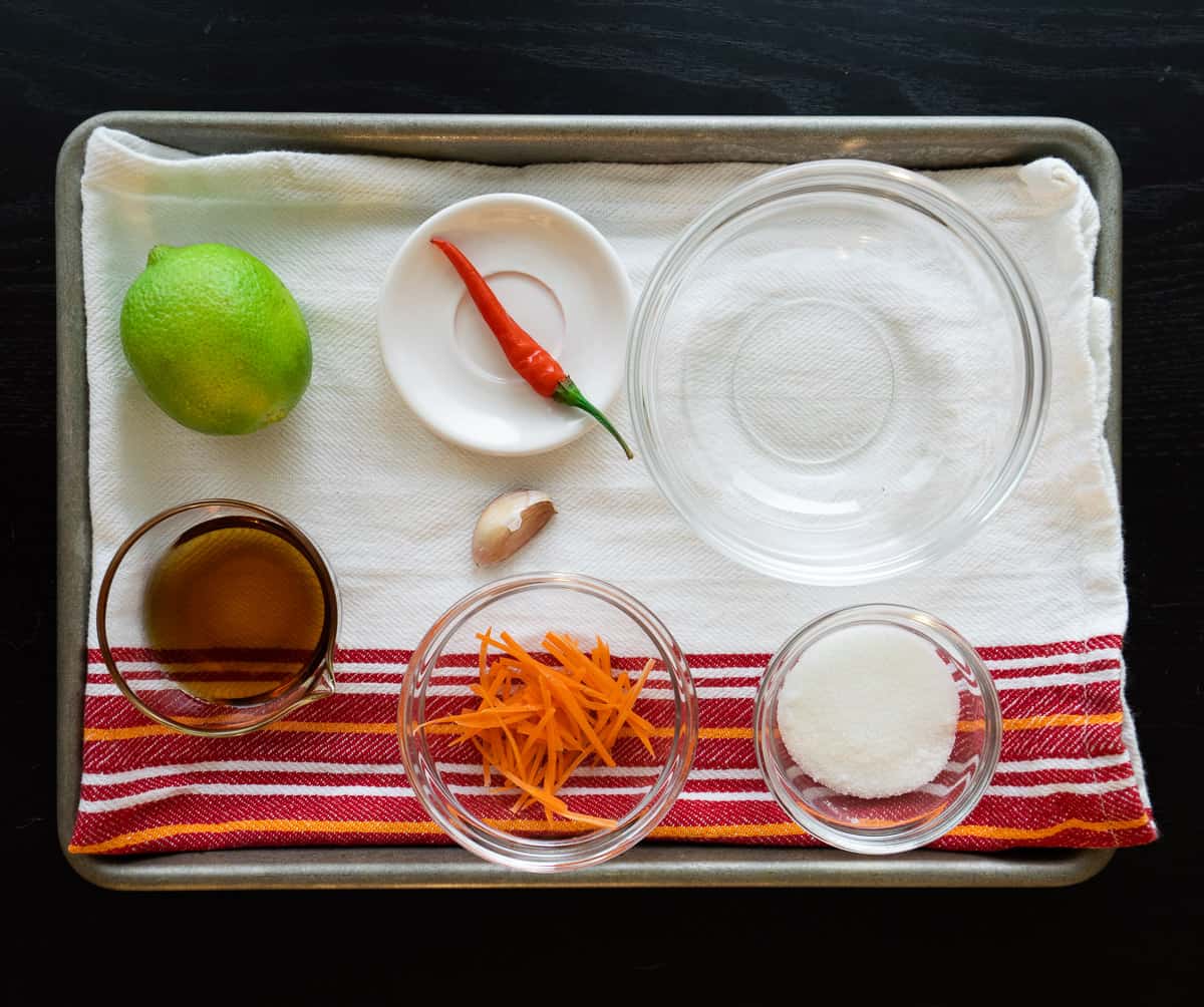 ingredients for nuac cham dipping sauce