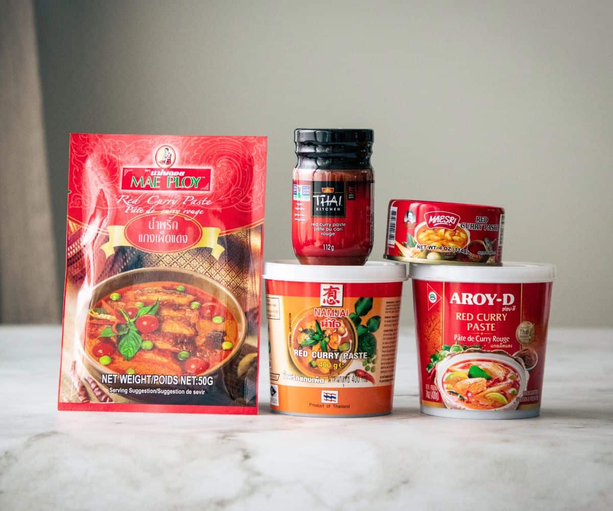 5 brands of thai curry pastes